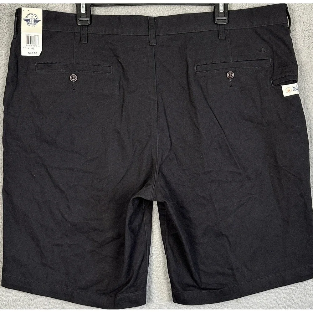 NEW Dockers Shorts Mens 42 Black Khakis Classic Fit Chino Flat Front Casual Logo